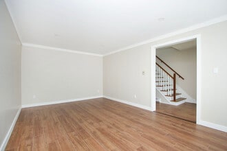 98 Durham St in Oshawa, ON - Building Photo - Building Photo