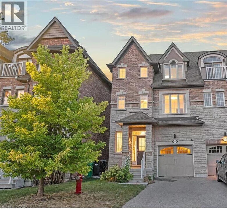 1217 Owls Head Rd in Mississauga, ON - Building Photo