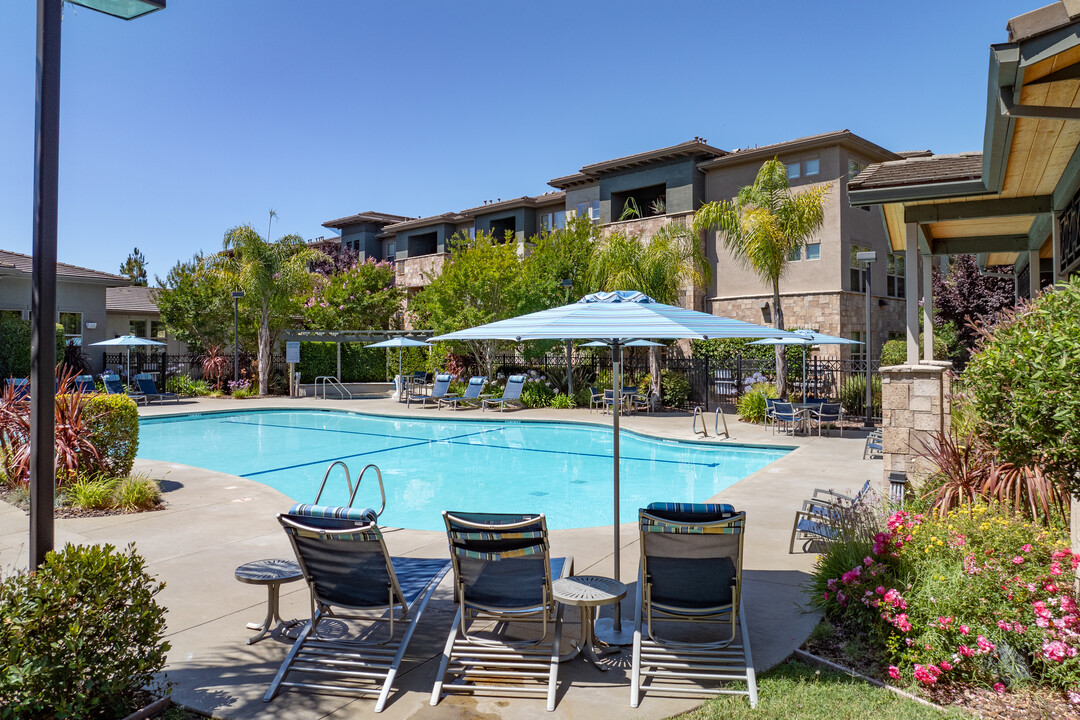 Fiori Estates in Rohnert Park, CA - Foto de edificio