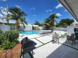 2165 SW 47th St, Unit 2 in Fort Lauderdale, FL - Building Photo