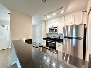 127 Glengarry Dr in Bloomingdale, IL - Building Photo - Building Photo