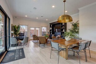 Courts of Bent Tree in Dallas, TX - Building Photo