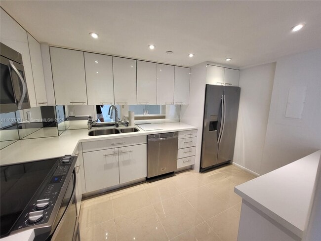 property at 1000 Quayside Terrace