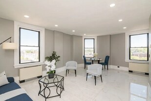 140 Chestnut St in Springfield, MA - Building Photo