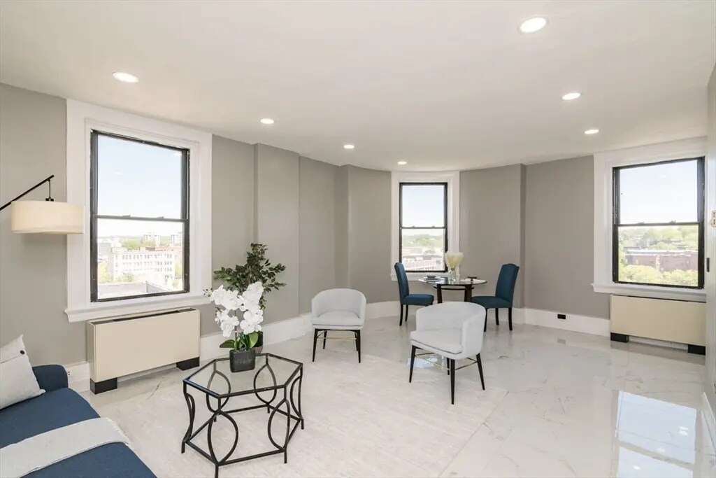 140 Chestnut St in Springfield, MA - Building Photo