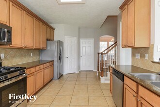 107 Northbay Ct in Dickinson, TX - Building Photo - Building Photo