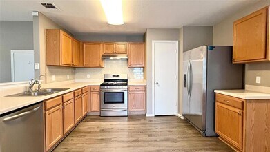 13905 Briarcreek Loop in Manor, TX - Building Photo - Building Photo