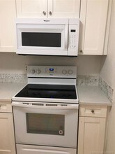 2455 NE 51st St-Unit -E205 in Fort Lauderdale, FL - Building Photo - Building Photo