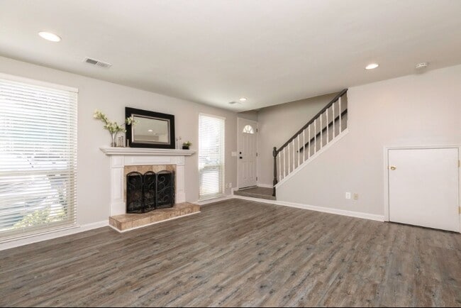 1119 Riverbend Club Dr SE in Atlanta, GA - Building Photo - Building Photo