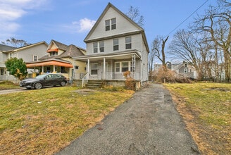 9502 Talbot Ave in Cleveland, OH - Foto de edificio - Building Photo