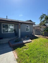 2672 E Washington St in Carson, CA - Building Photo