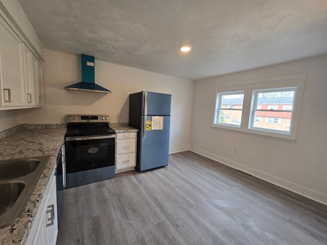 951 Academy Heights Dr in Greensburg, PA - Building Photo - Building Photo