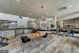1600 W Girard Ave, Unit 1B-313 in Philadelphia, PA - Building Photo - Building Photo