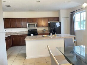 27563 SW 139th Pl in Homestead, FL - Building Photo - Building Photo