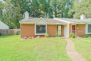 2068 Victory Garden Ln in Tallahassee, FL - Building Photo