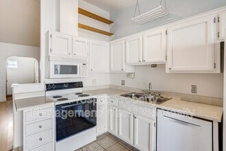 510 E Sequoia Dr in Phoenix, AZ - Building Photo - Building Photo