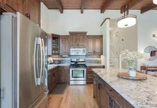 2820 Overlook Dr in Minneapolis, MN - Building Photo - Building Photo