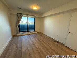 1079 Commonwealth Ave in Boston, MA - Building Photo - Building Photo