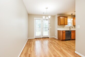 820 Thomas Bay Ct in Nashville, TN - Foto de edificio - Building Photo