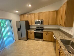 27 Pony Ln in Palm Coast, FL - Building Photo - Building Photo
