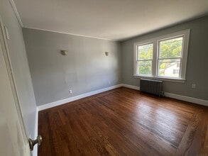 486 Mohegan Ave Pkwy in Waterford, CT - Building Photo - Building Photo