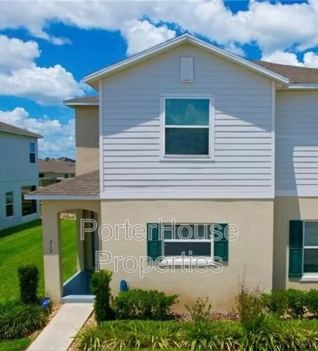 213 Primrose Dr in Davenport, FL - Foto de edificio - Building Photo