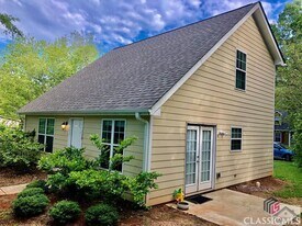 110 White Terrace in Athens, GA - Building Photo