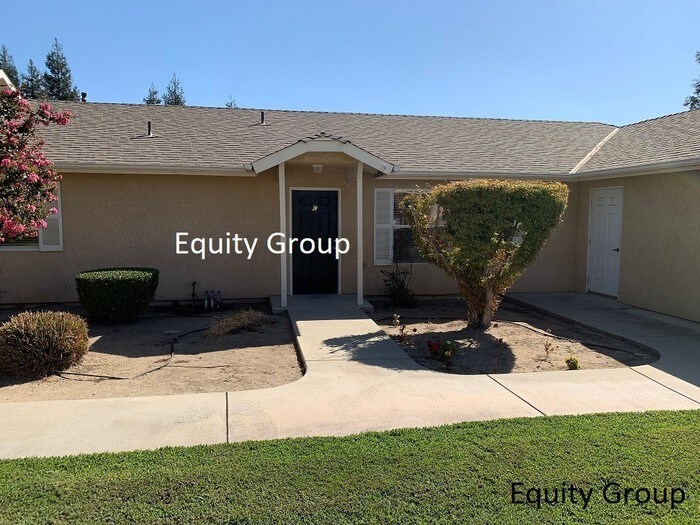 326 W Sierra Ave in Kingsburg, CA - Building Photo