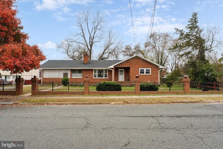 412 Palmer St in Fredericksburg, VA - Building Photo