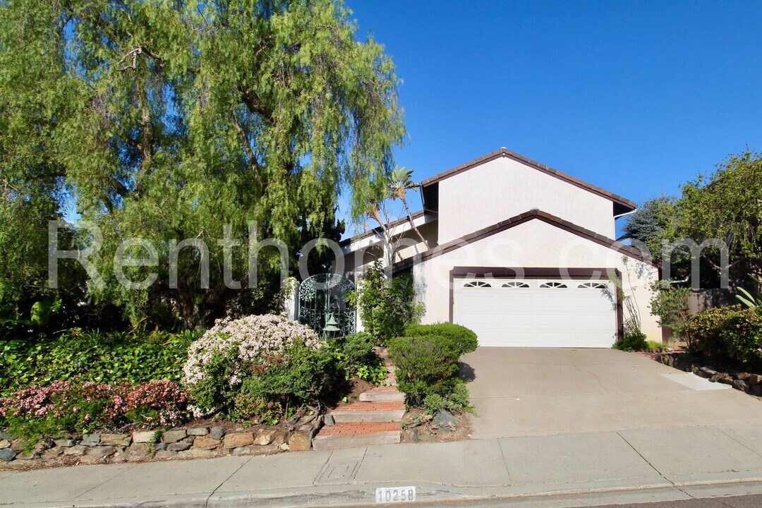 10258 Grayfox Dr in San Diego, CA - Building Photo