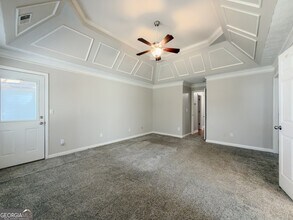593 Red Tip Ln in Loganville, GA - Building Photo - Building Photo