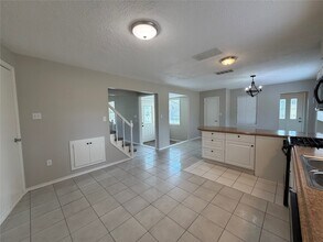 615 Texas St in Tomball, TX - Building Photo - Building Photo