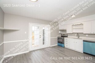 1820 Sanford Dr in Little Rock, AR - Building Photo