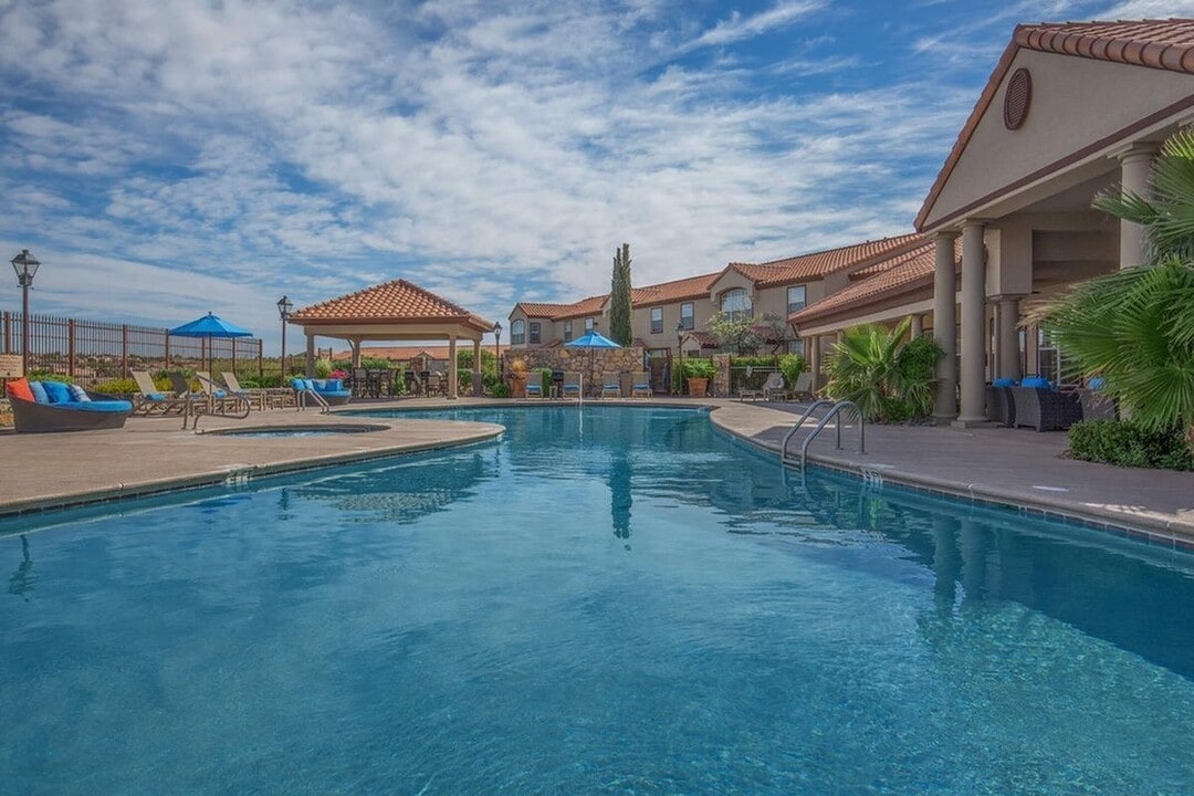 Casas De Soledad in Las Cruces, NM - Foto de edificio