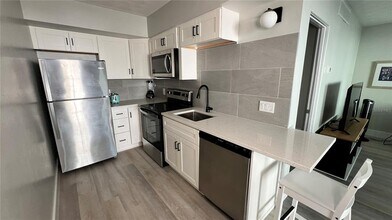 976 Tennessee Ln in Sarasota, FL - Building Photo - Building Photo