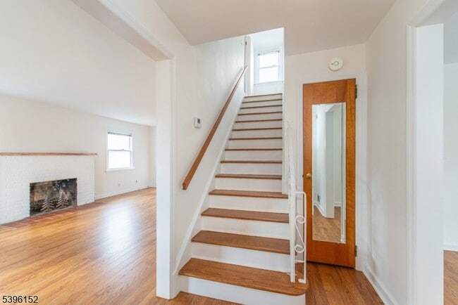 266 W Passaic Ave in Bloomfield, NJ - Building Photo - Building Photo