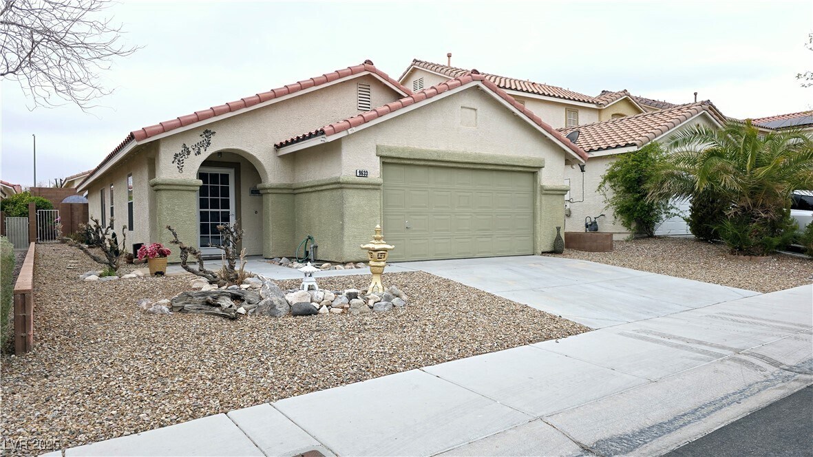 9633 Boylagh Ave in Las Vegas, NV - Building Photo