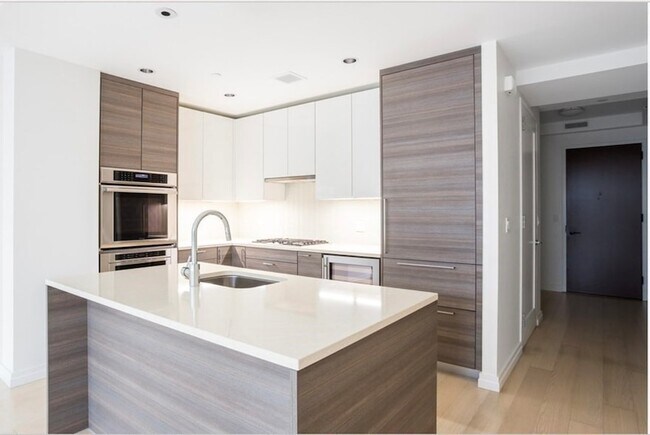 1 Franklin St, Unit 2305 in Boston, MA - Foto de edificio - Building Photo