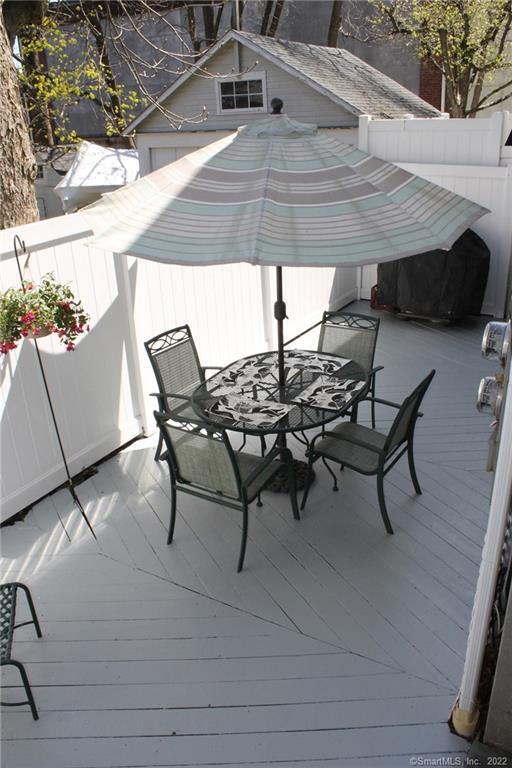 102 Halstead Ave in Greenwich, CT - Building Photo - Building Photo