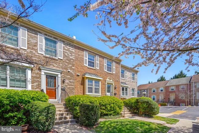 10284 Arizona Cir in Bethesda, MD - Building Photo - Building Photo
