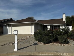 1573 Glenbrock Ln in Thousand Oaks, CA - Foto de edificio - Building Photo