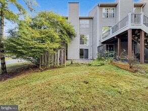 12200 Bare Bush Path in Columbia, MD - Building Photo - Building Photo