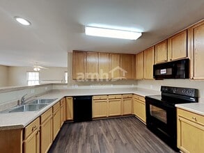 318 Timber Meadow Lake in Fuquay Varina, NC - Building Photo - Building Photo