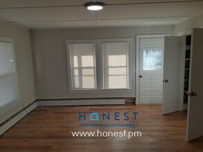 110 Silver St in Waterville, ME - Foto de edificio - Building Photo