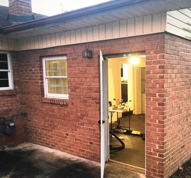 2741 Kool Park Rd NE in Hickory, NC - Building Photo - Building Photo