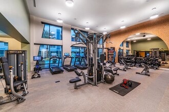 Bowen Apartments in San Diego, CA - Foto de edificio - Building Photo