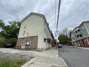 80-82 Blackstone St in Woonsocket, RI - Building Photo - Building Photo