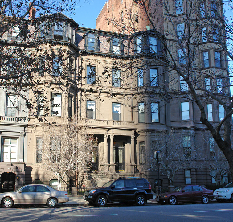 31 Commonwealth Ave in Boston, MA - Building Photo