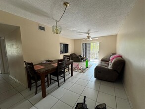 4344 NW 9th Ave, Unit 10-3b in Deerfield Beach, FL - Building Photo - Building Photo