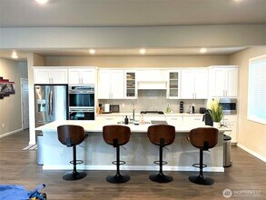 20511 SE 256th St in Covington, WA - Foto de edificio - Building Photo